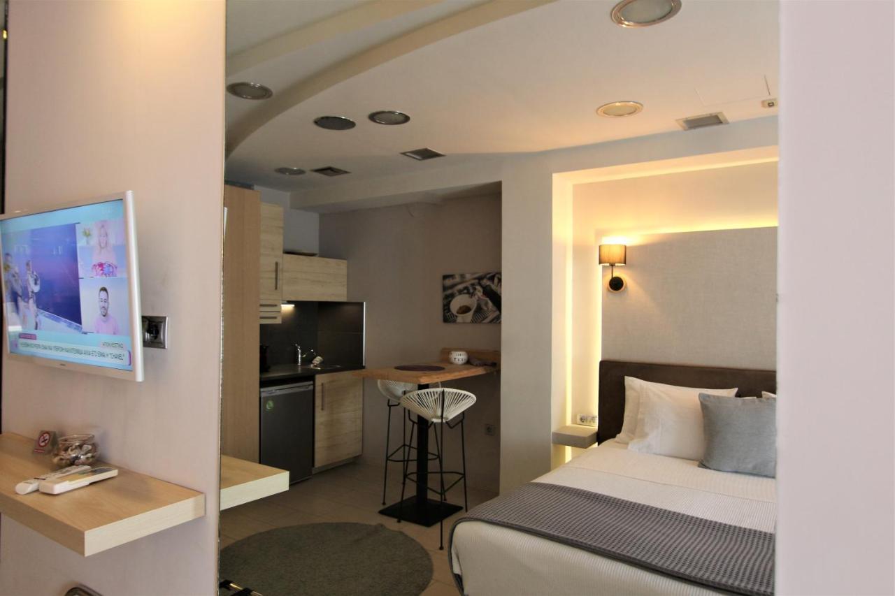 Aiolos Apartments Ermou 64 2Nd Floor Suites เอเธนส์ ภายนอก รูปภาพ