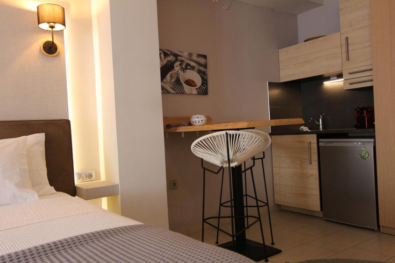 Aiolos Apartments Ermou 64 2Nd Floor Suites เอเธนส์ ภายนอก รูปภาพ