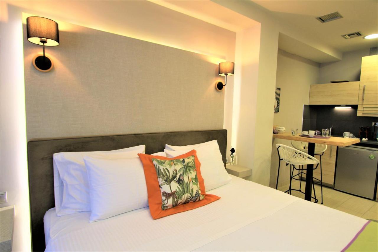 Aiolos Apartments Ermou 64 2Nd Floor Suites เอเธนส์ ภายนอก รูปภาพ