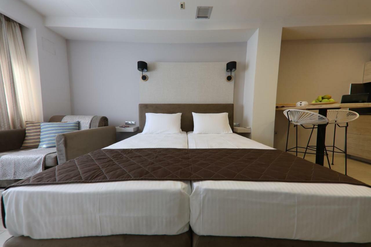Aiolos Apartments Ermou 64 2Nd Floor Suites เอเธนส์ ภายนอก รูปภาพ